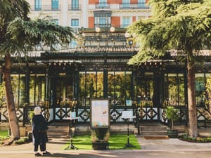 El pabellón del espejo (Madrid)